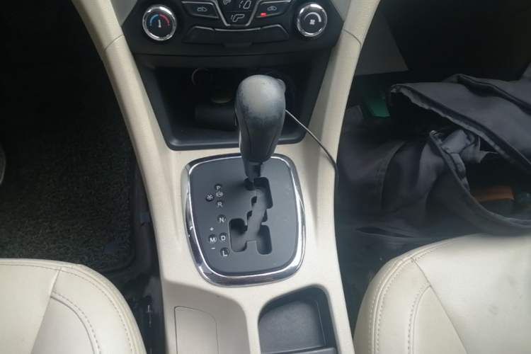 Used Chery Arrizo 7 2013 1.6L CVT ZhiShang Edition Gear Lever