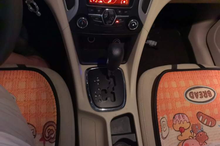 Used Chery Arrizo 7 2013 1.6L CVT Zhiling Edition Gear Lever