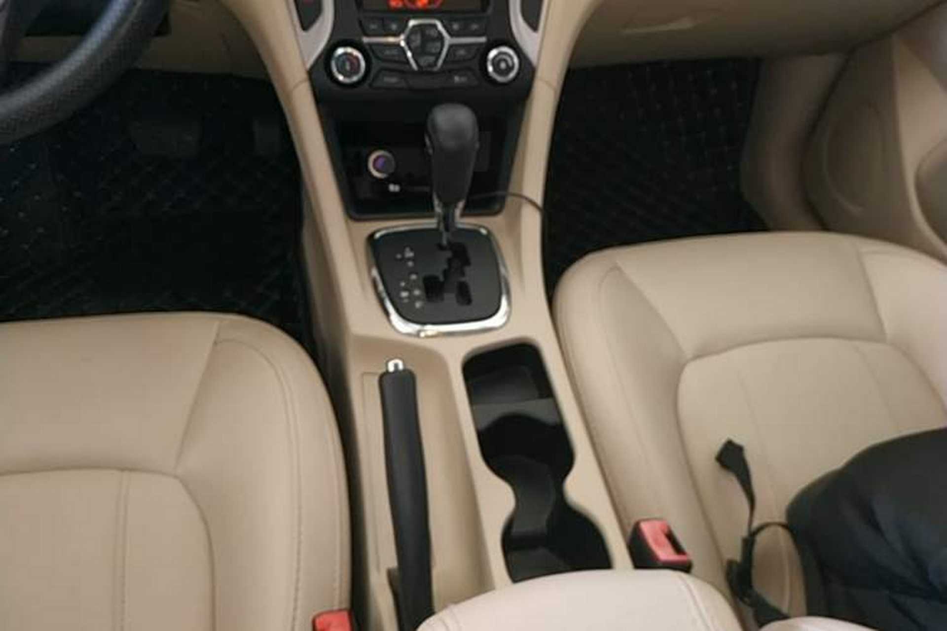 Used Chery Arrizo 7 2013 1.6L CVT Zhixiang Edition Gear Lever