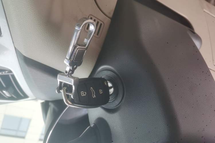Used Chery Arrizo 7 2013 1.6L CVT Zhiling Edition Interior 1