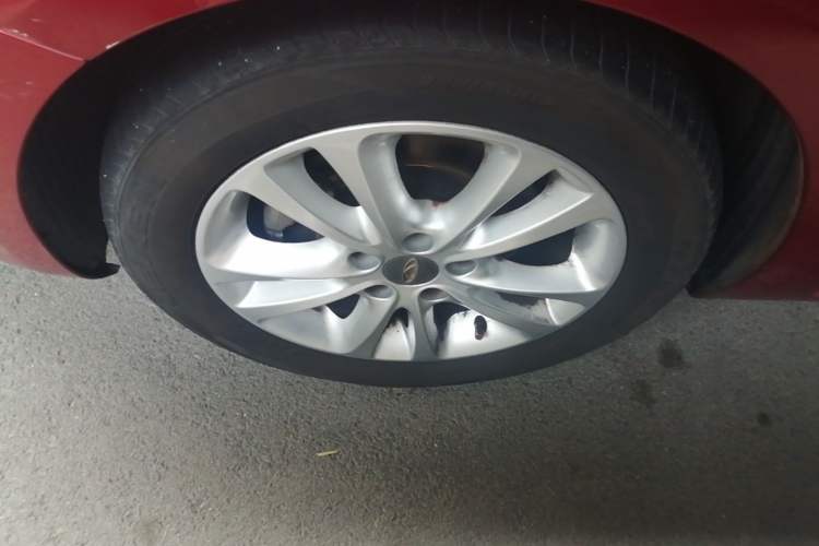Used Chery Arrizo 7 2013 1.6L CVT ZhiShang Edition Left Front Wheel Hub