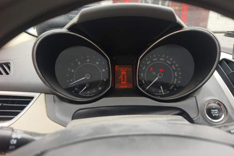 Used Chery Arrizo 7 2013 1.6L CVT ZhiShang Edition Odometer Close Up