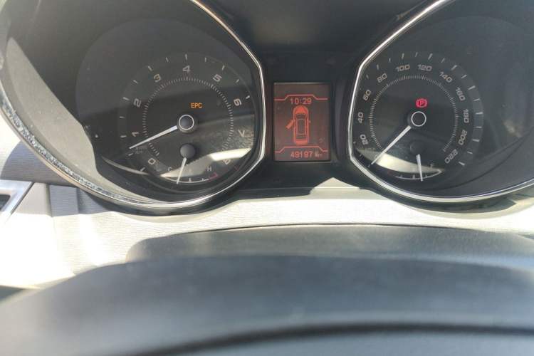 Used Chery Arrizo 7 2013 1.6L Manual ZhiShang Edition Odometer Close Up