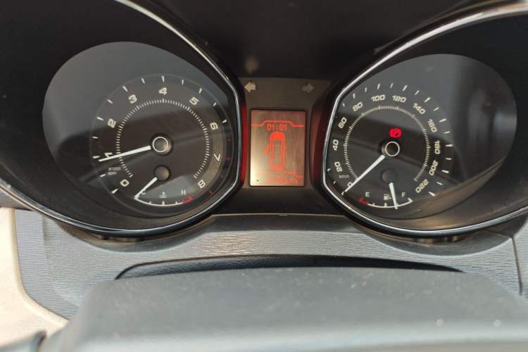 Used Chery Arrizo 7 2013 1.6L Manual ZhiShang Edition Odometer Close Up