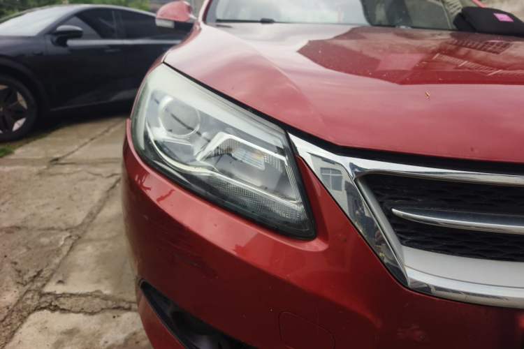 Used Chery Arrizo 7 2013 1.6L CVT ZhiShang Edition Right Front Headlight