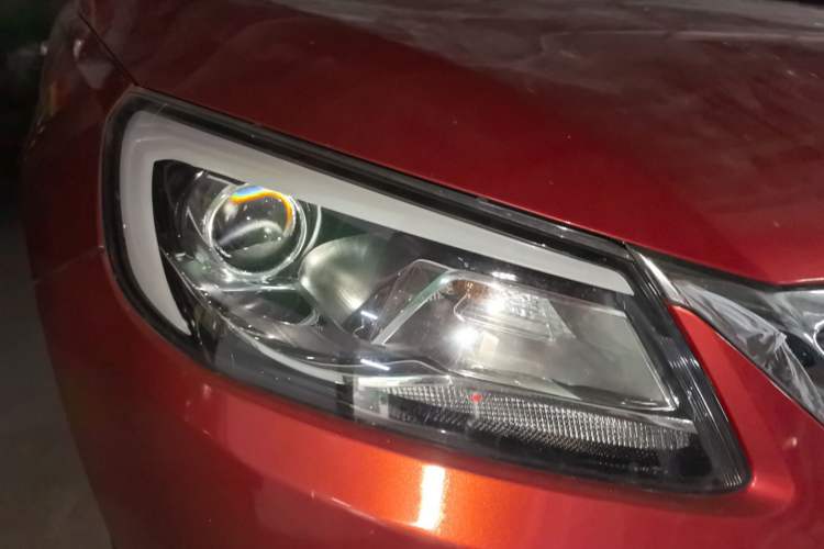 Used Chery Arrizo 7 2013 1.6L CVT Zhiling Edition Right Front Headlight