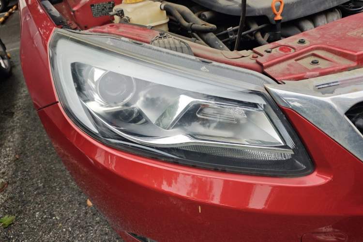 Used Chery Arrizo 7 2013 1.6L Manual ZhiShang Edition Right Front Headlight