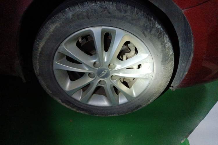 Used Chery Arrizo 7 2013 1.6L Manual ZhiXiang Edition Right Front Wheel Hub