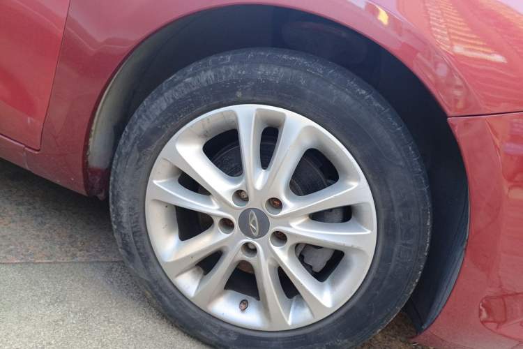 Used Chery Arrizo 7 2013 1.6L CVT ZhiShang Edition Right Front Wheel Hub