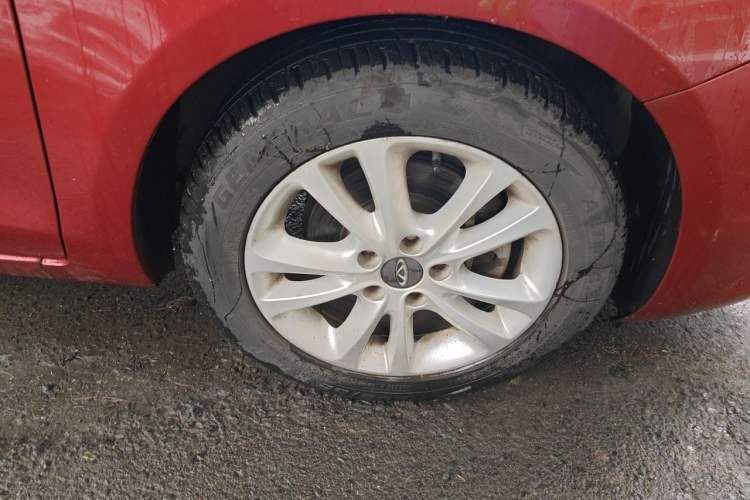Used Chery Arrizo 7 2013 1.6L CVT Zhixiang Edition Right Front Wheel Hub