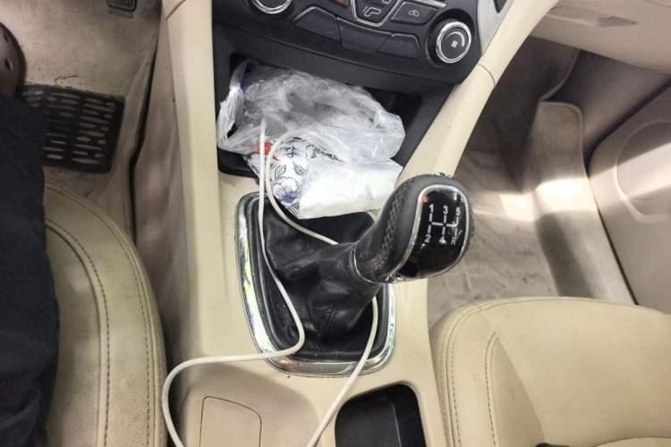 Used Chery Arrizo 7 2013 1.6L Manual ZhiShang Edition Gear Lever