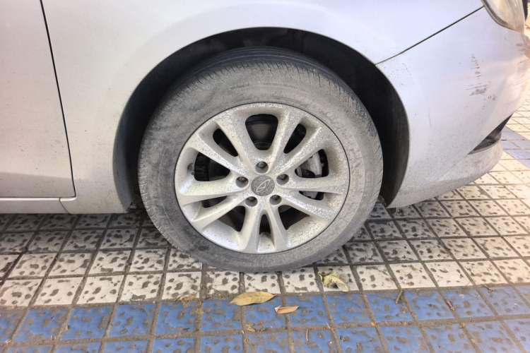 Used Chery Arrizo 7 2013 1.6L Manual ZhiShang Edition Right Front Wheel Hub