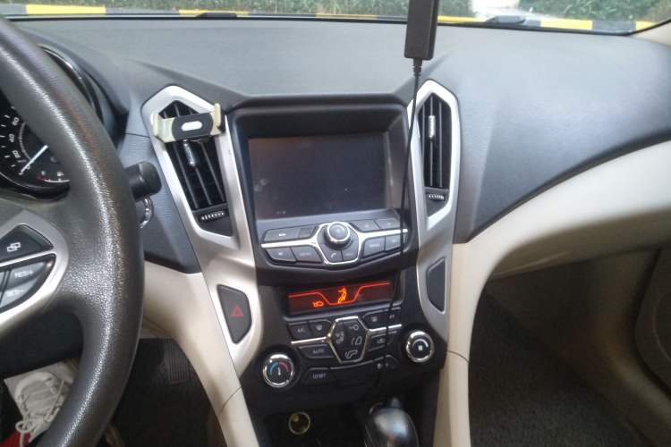 Used Chery Arrizo 7 2013 1.6L CVT Zhixiang Edition Audio And AC Panel