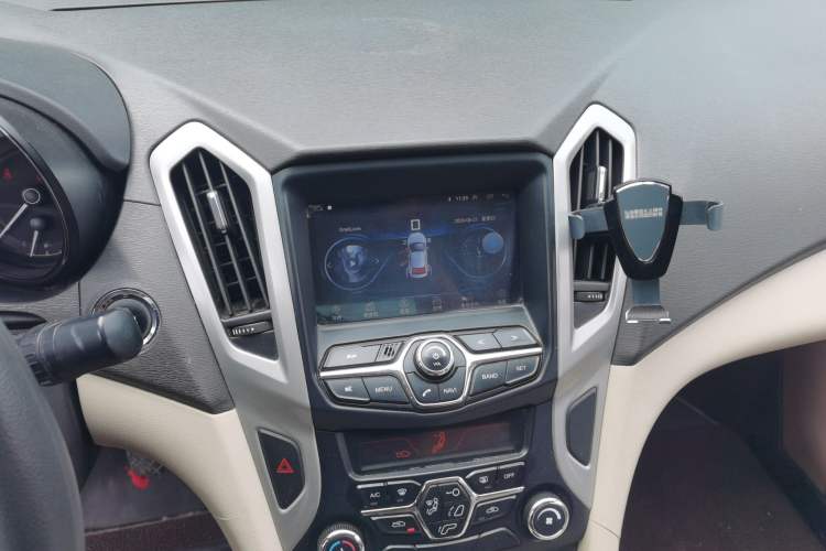 Used Chery Arrizo 7 2013 1.6L Manual ZhiShang Edition Audio And AC Panel