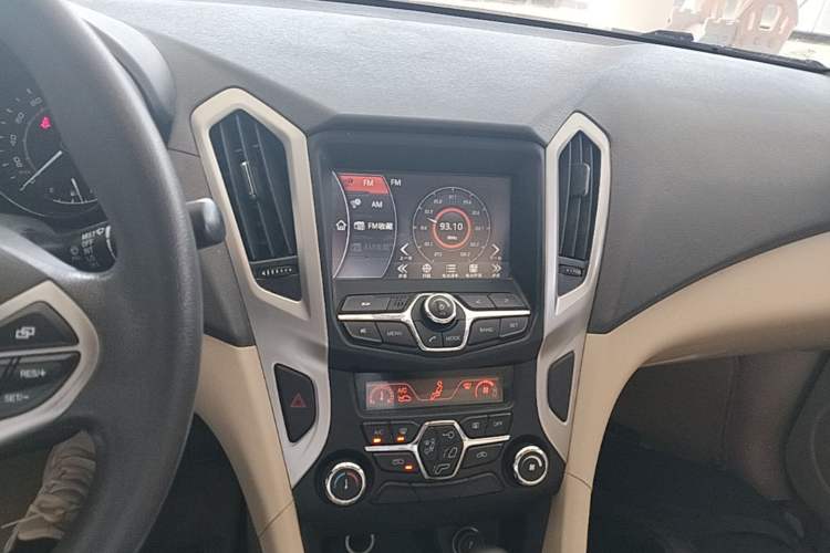 Used Chery Arrizo 7 2013 1.6L CVT Zhiling Edition Audio And AC Panel