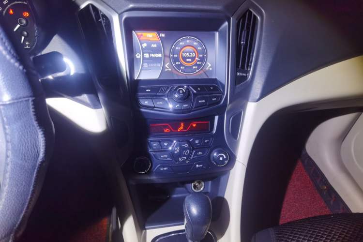 Used Chery Arrizo 7 2013 1.6L CVT Zhixiang Edition Audio And AC Panel