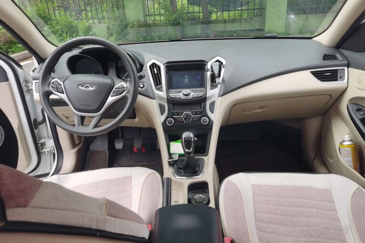 Used Chery Arrizo 7 2013 1.6L Manual ZhiShang Edition Center Console