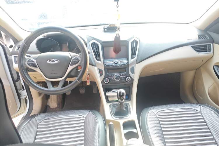 Used Chery Arrizo 7 2013 1.6L Manual Zhi Ling Edition Center Console