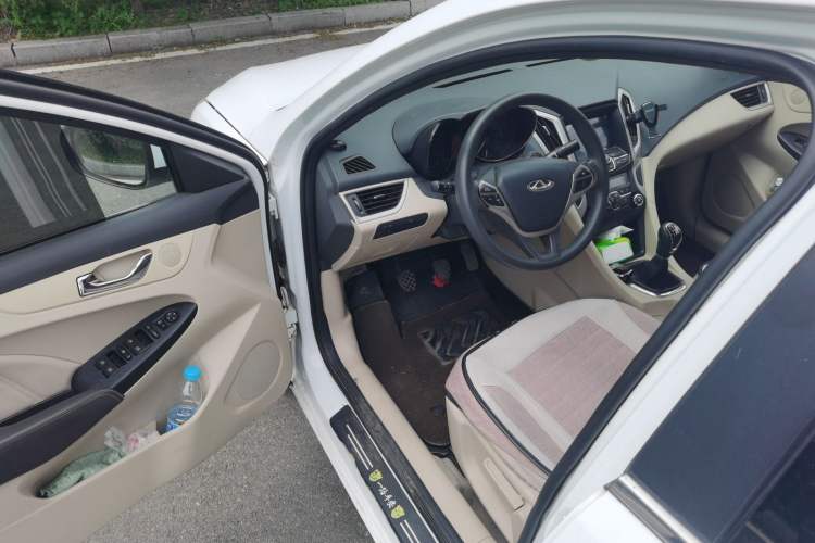 Used Chery Arrizo 7 2013 1.6L Manual ZhiShang Edition Driver Seat