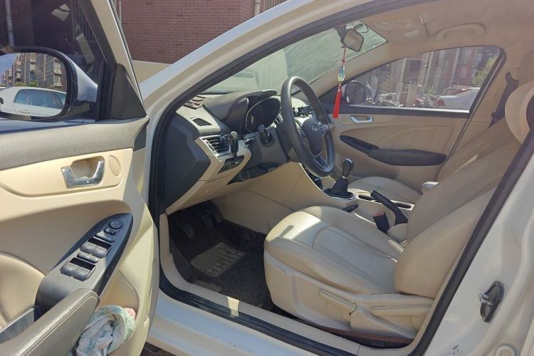 Used Chery Arrizo 7 2013 1.6L Manual ZhiShang Edition Driver Seat