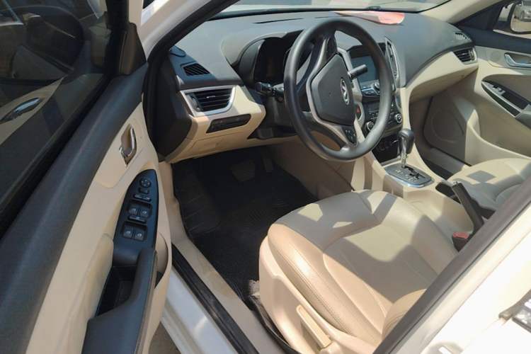 Used Chery Arrizo 7 2013 1.6L CVT ZhiShang Edition Driver Seat