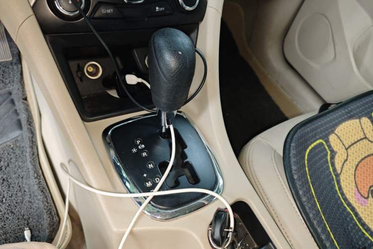 Used Chery Arrizo 7 2013 1.6L CVT Zhixiang Edition Gear Lever