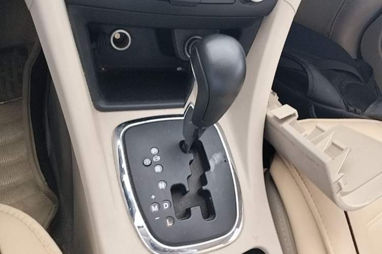 Used Chery Arrizo 7 2013 1.6L CVT Zhiling Edition Gear Lever