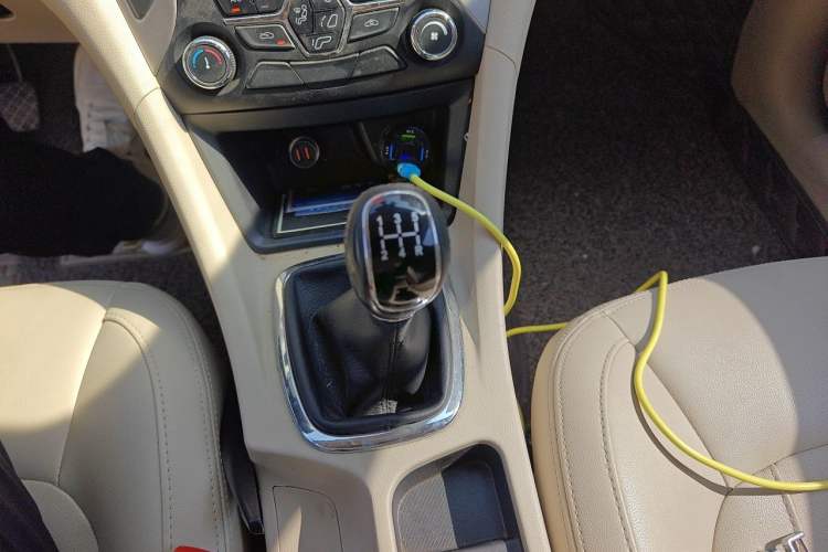 Used Chery Arrizo 7 2013 1.6L Manual ZhiShang Edition Gear Lever