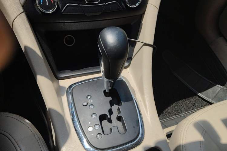 Used Chery Arrizo 7 2013 1.6L CVT ZhiShang Edition Gear Lever