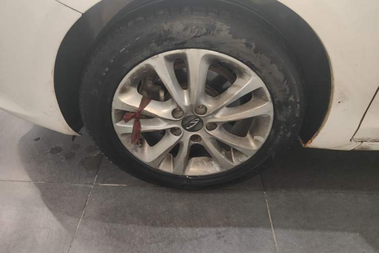 Used Chery Arrizo 7 2013 1.6L CVT Zhixiang Edition Left Front Wheel Hub