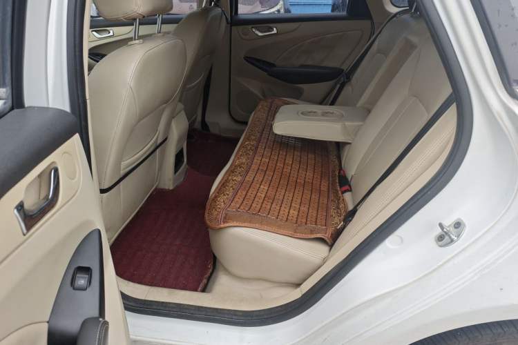 Used Chery Arrizo 7 2013 1.6L CVT ZhiShang Edition Left Rear Seat