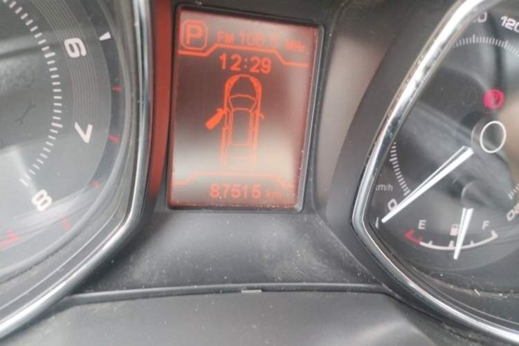 Used Chery Arrizo 7 2013 1.6L CVT ZhiShang Edition Odometer Close Up