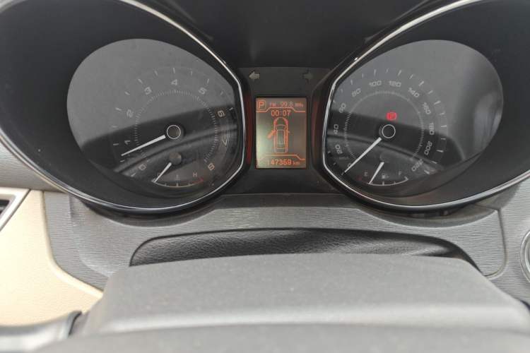 Used Chery Arrizo 7 2013 1.6L CVT ZhiShang Edition Odometer Close Up