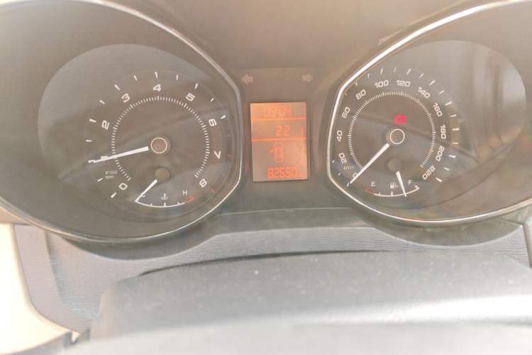 Used Chery Arrizo 7 2013 1.6L Manual Zhi Ling Edition Odometer Close Up