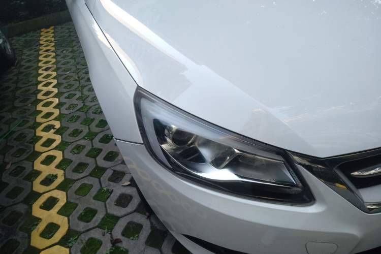 Used Chery Arrizo 7 2013 1.6L CVT Zhixiang Edition Right Front Headlight