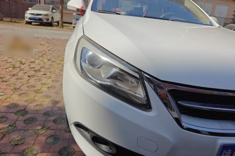 Used Chery Arrizo 7 2013 1.6L Manual ZhiShang Edition Right Front Headlight