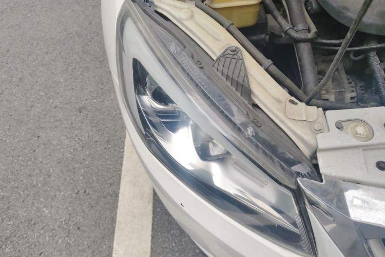 Used Chery Arrizo 7 2013 1.6L Manual ZhiShang Edition Right Front Headlight
