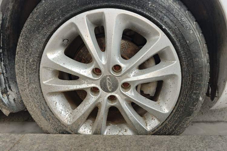 Used Chery Arrizo 7 2013 1.6L CVT Zhixiang Edition Right Front Wheel Hub