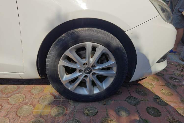 Used Chery Arrizo 7 2013 1.6L Manual ZhiShang Edition Right Front Wheel Hub