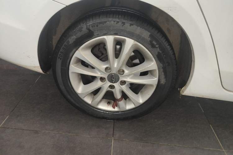 Used Chery Arrizo 7 2013 1.6L CVT Zhixiang Edition Right Rear Wheel Hub