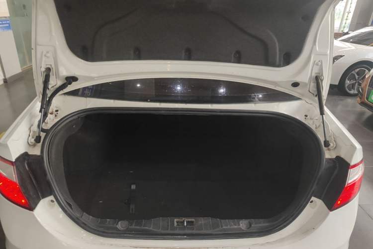 Used Chery Arrizo 7 2013 1.6L CVT Zhixiang Edition Trunk