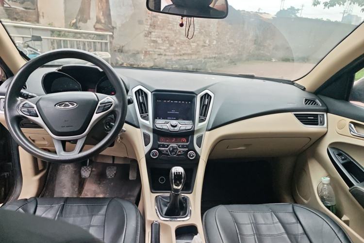 Used Chery Arrizo 7 2014 1.6L Manual ZhiCheng Edition Center Console