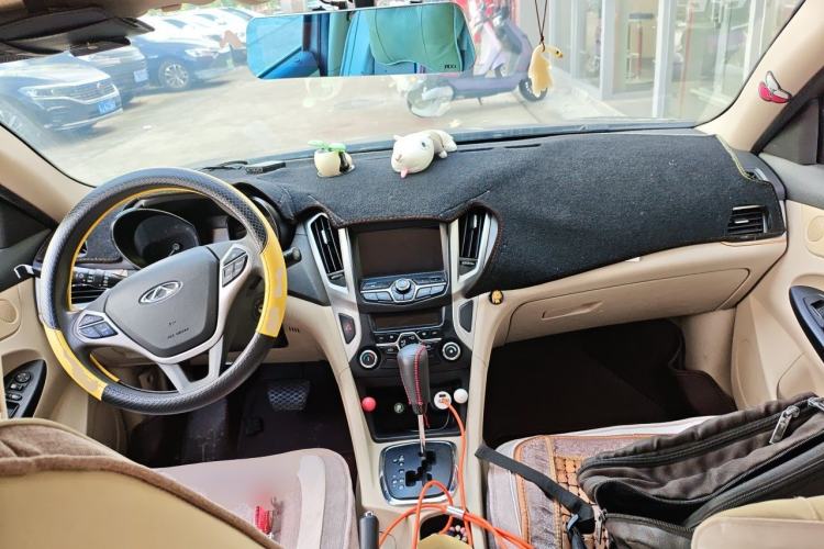 Used Chery Arrizo 7 2014 1.6L CVT ZhiShang Magic Edition Center Console