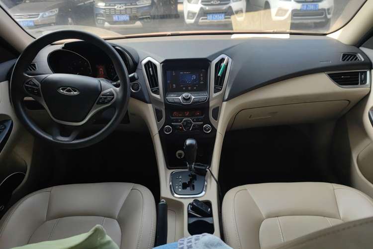 Used Chery Arrizo 7 2014 1.6L CVT ZhiShang Magic Edition Center Console