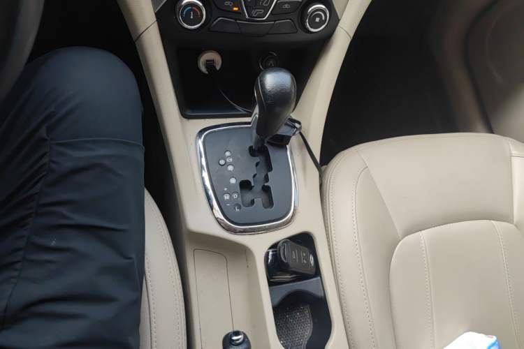 Used Chery Arrizo 7 2014 1.6L CVT ZhiShang Magic Edition Gear Lever