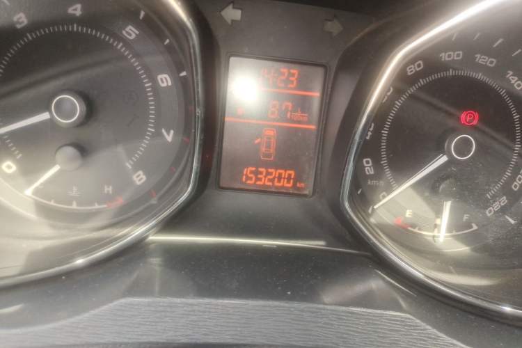 Used Chery Arrizo 7 2014 1.6L Manual ZhiCheng Edition Odometer Close Up