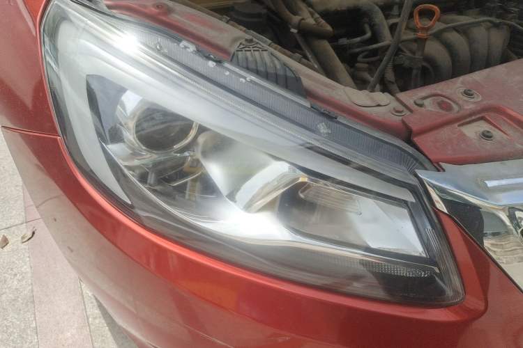 Used Chery Arrizo 7 2014 1.6L Manual ZhiCheng Edition Right Front Headlight