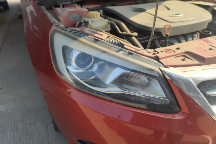 Used Chery Arrizo 7 2014 1.6L CVT ZhiShang Magic Edition Right Front Headlight