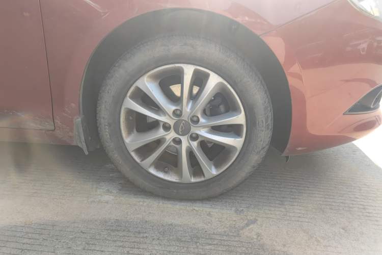 Used Chery Arrizo 7 2014 1.6L CVT ZhiShang Magic Edition Right Front Wheel Hub