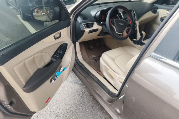 Used Chery Arrizo 7 2014 1.6L Manual ZhiCheng Edition Driver Seat